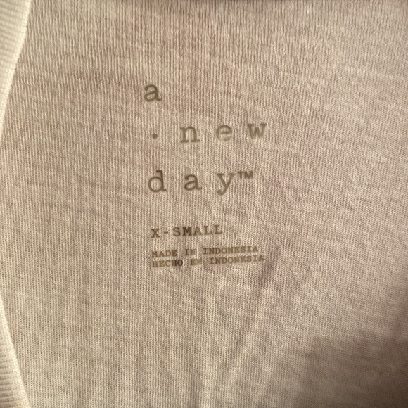 a new day Tan & White Tie-Dye Cuffed Sleeve Top - Picture 3 of 4